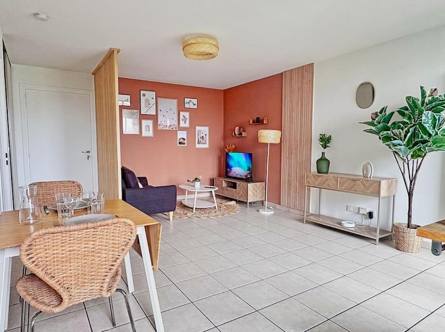 Charmant T2 Terrasse, Garage Вильорбан Екстериор снимка