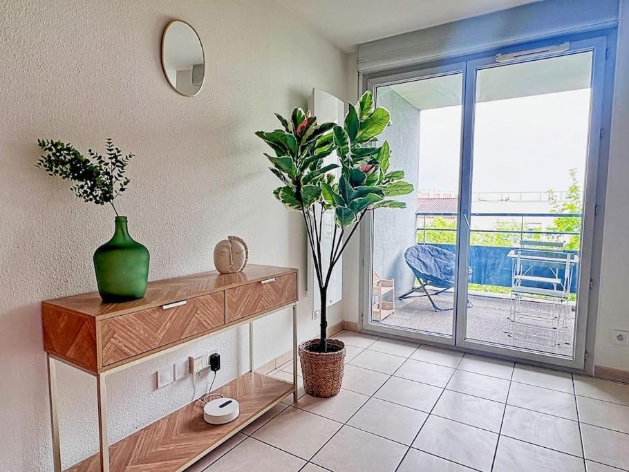 Charmant T2 Terrasse, Garage Вильорбан Екстериор снимка