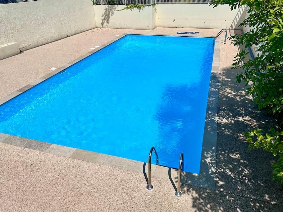 Charmant T2 Terrasse, Garage Вильорбан Екстериор снимка