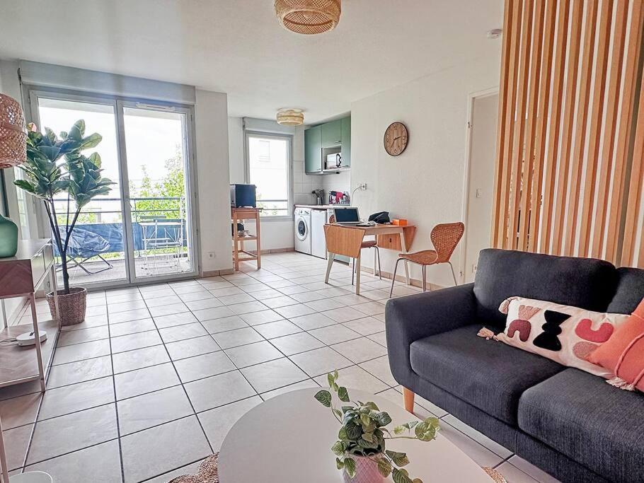 Charmant T2 Terrasse, Garage Вильорбан Екстериор снимка